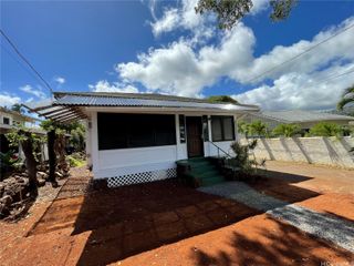 1030 16th Avenue, Honolulu, HI 96816