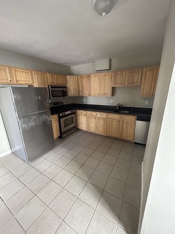 40 Hurd St 1, Melrose, MA 02176