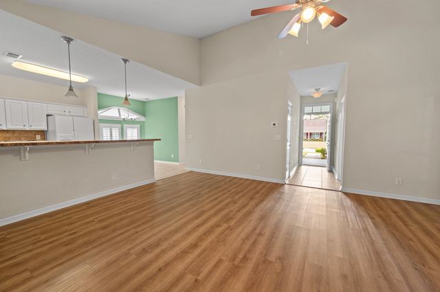 749 Ashley Manor Dr., Longs, SC 29568