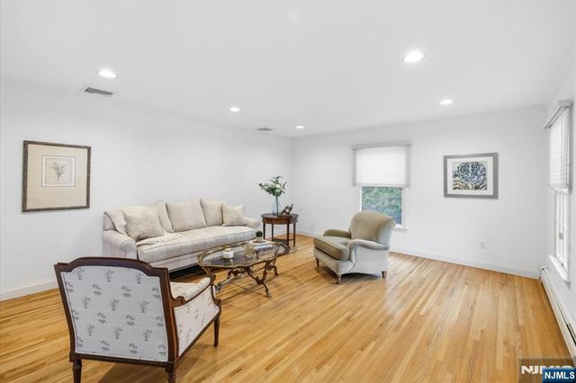 117 Van Riper Lane, Woodcliff Lake, NJ 07677