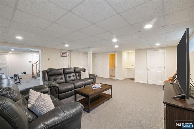 117 Van Riper Lane, Woodcliff Lake, NJ 07677