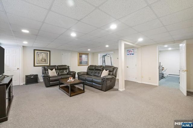 117 Van Riper Lane, Woodcliff Lake, NJ 07677