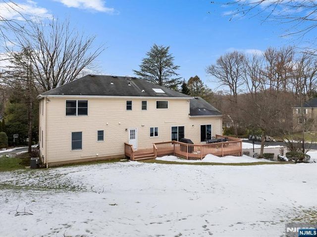 117 Van Riper Lane, Woodcliff Lake, NJ 07677