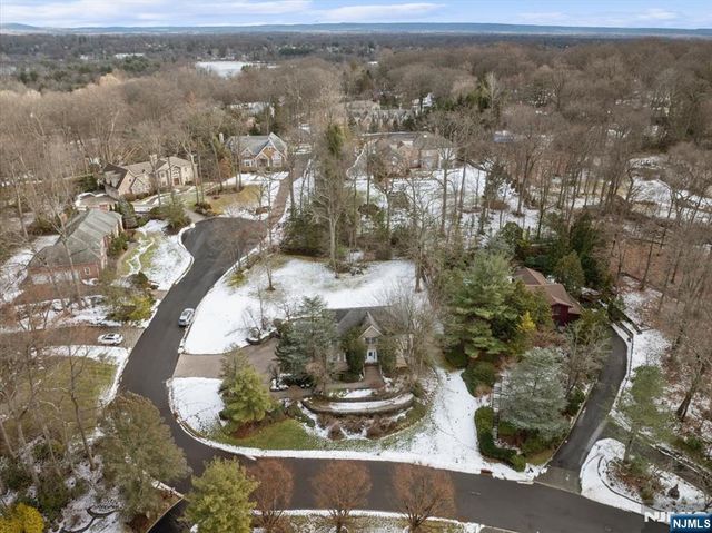 117 Van Riper Lane, Woodcliff Lake, NJ 07677
