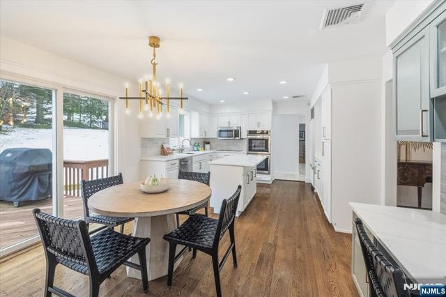 117 Van Riper Lane, Woodcliff Lake, NJ 07677