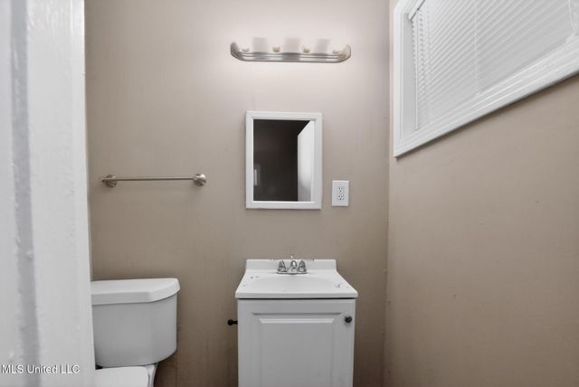 227 Queen Anne Lane, Jackson, MS 39209