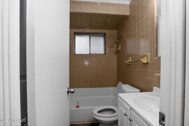 227 Queen Anne Lane, Jackson, MS 39209