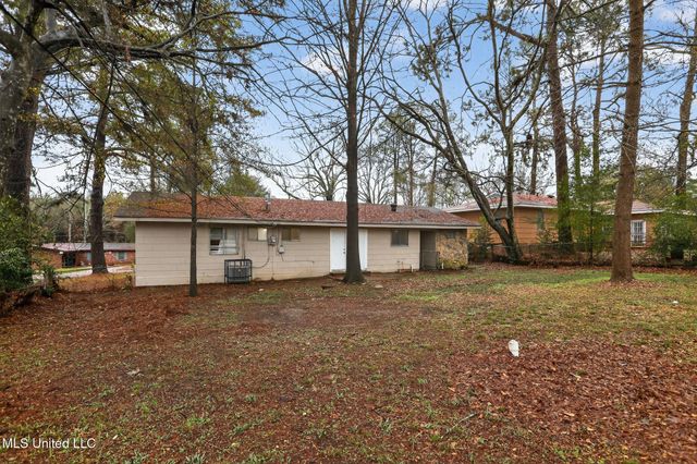 227 Queen Anne Lane, Jackson, MS 39209