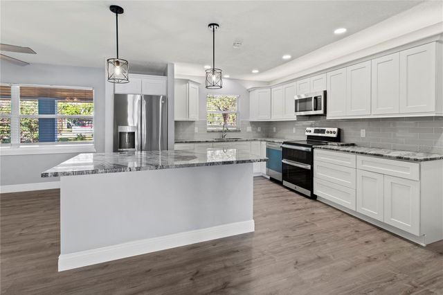 2401 10TH STREET W, Palmetto, FL 34221