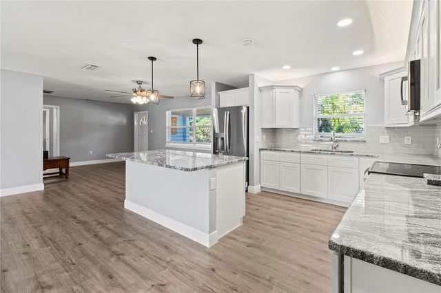 2401 10TH STREET W, Palmetto, FL 34221