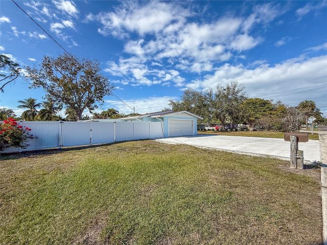 2401 10TH STREET W, Palmetto, FL 34221