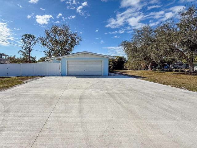 2401 10TH STREET W, Palmetto, FL 34221