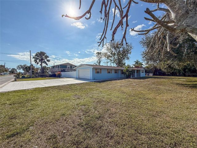 2401 10TH STREET W, Palmetto, FL 34221