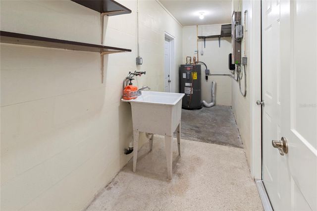 2401 10TH STREET W, Palmetto, FL 34221