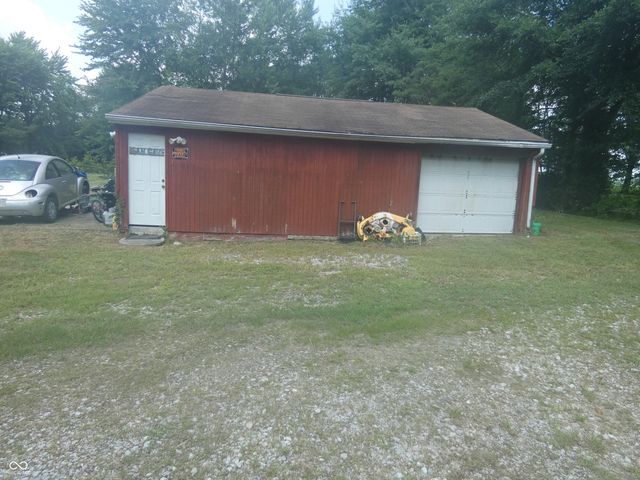 6546 N County Road 1300 E, Seymour, IN 47274