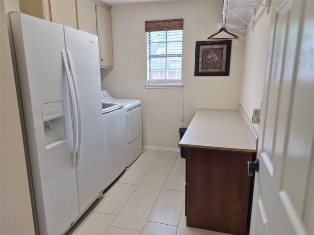 54 Zinnia Court, Lake Jackson, TX 77566