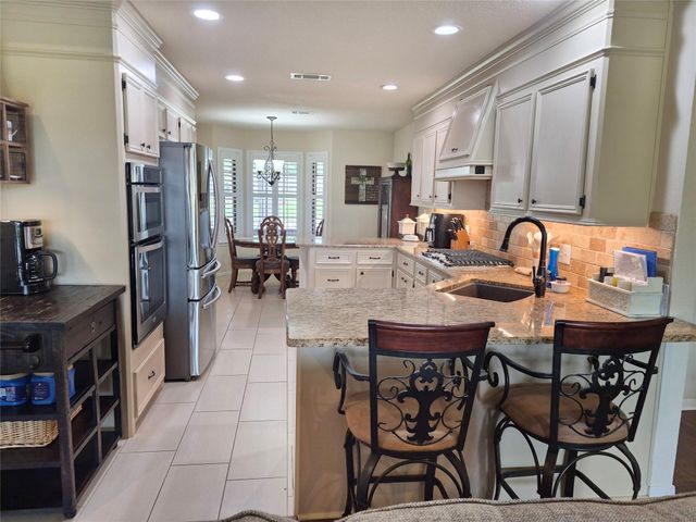 54 Zinnia Court, Lake Jackson, TX 77566