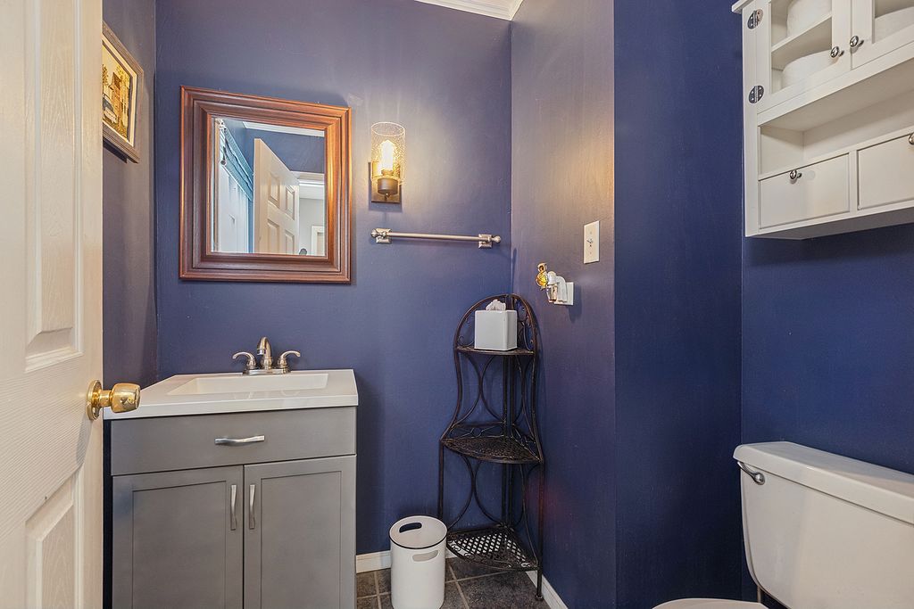 Image 15 of property listing at 6838 Winston Drive, Tinley Park, IL 60477