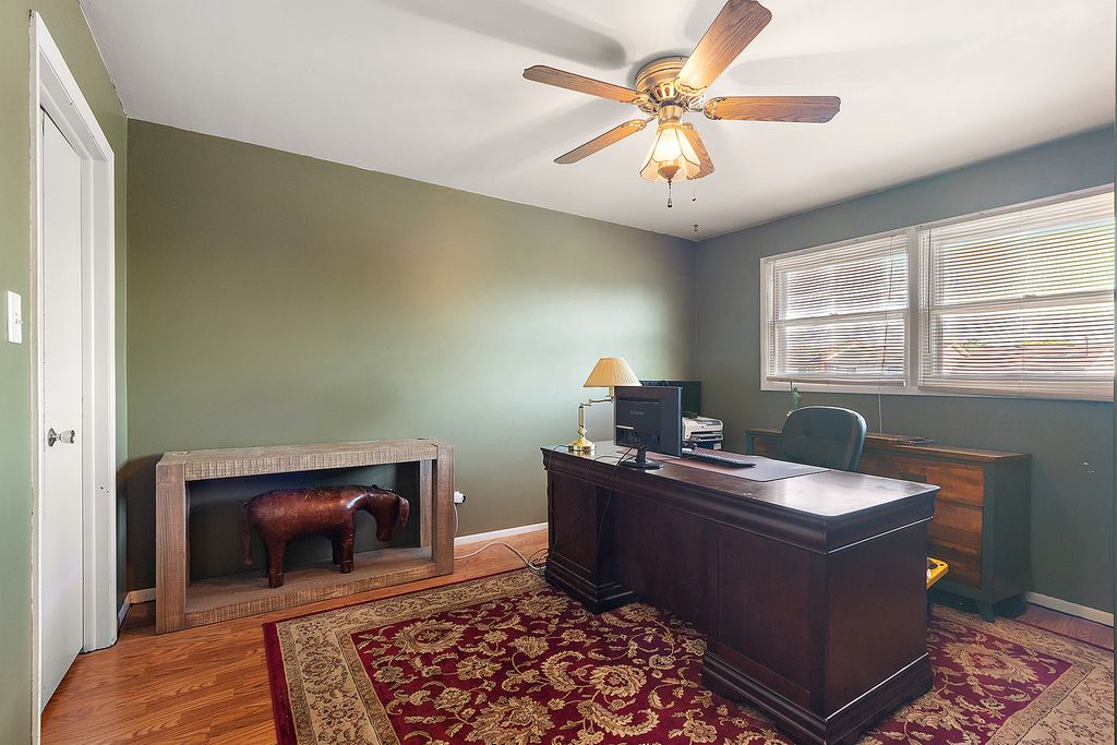 Image 19 of property listing at 6838 Winston Drive, Tinley Park, IL 60477