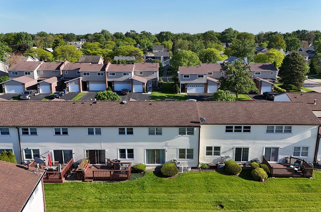 Image 26 of property listing at 6838 Winston Drive, Tinley Park, IL 60477