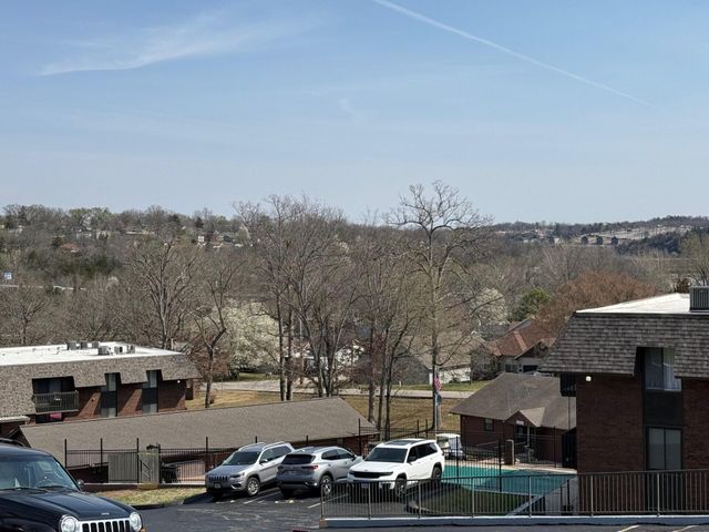 180 Wilshire Drive 85, Hollister, MO 65672