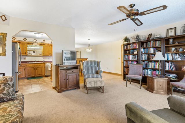 180 Wilshire Drive 85, Hollister, MO 65672