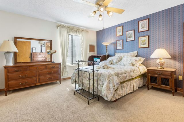 180 Wilshire Drive 85, Hollister, MO 65672