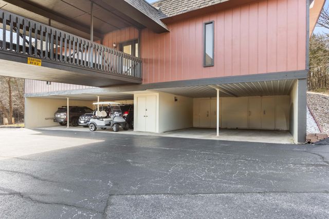 180 Wilshire Drive 85, Hollister, MO 65672