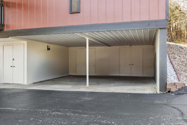 180 Wilshire Drive 85, Hollister, MO 65672