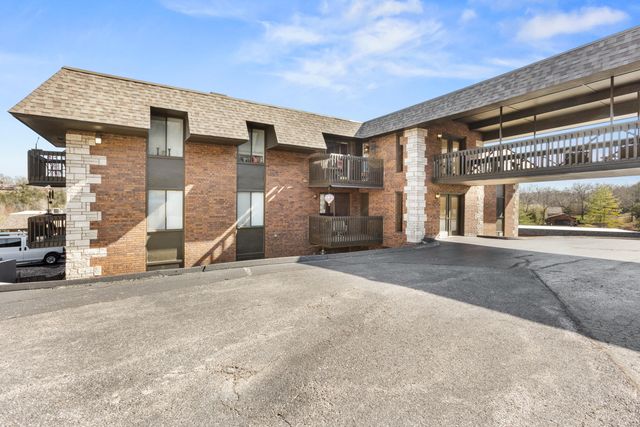 180 Wilshire Drive 85, Hollister, MO 65672