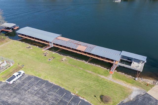 180 Wilshire Drive 85, Hollister, MO 65672