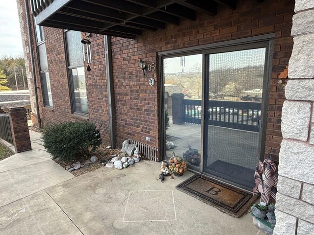 180 Wilshire Drive 85, Hollister, MO 65672