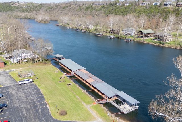 180 Wilshire Drive 85, Hollister, MO 65672