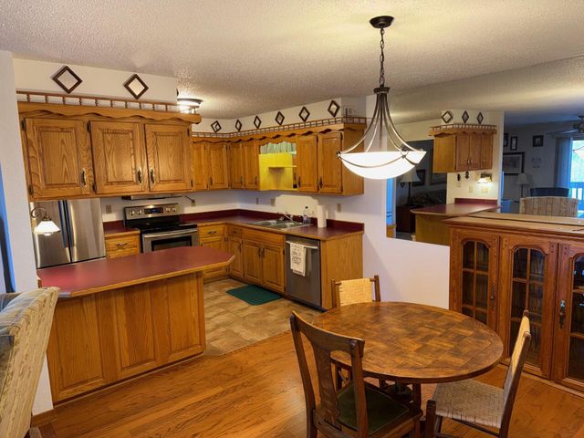 180 Wilshire Drive 85, Hollister, MO 65672