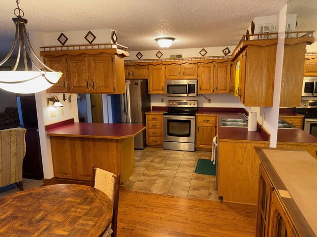 180 Wilshire Drive 85, Hollister, MO 65672