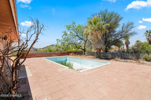 3012 Karen Drive, Las Cruces, NM 88001