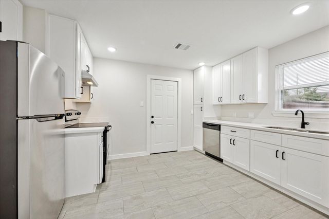 6731 London Street, Houston, TX 77021