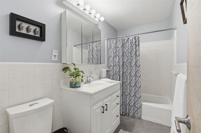 1716 NW 12TH ROAD, Gainesville, FL 32605