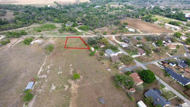 515 Dry Hollow, La Vernia, TX 78121