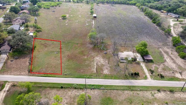 515 Dry Hollow, La Vernia, TX 78121