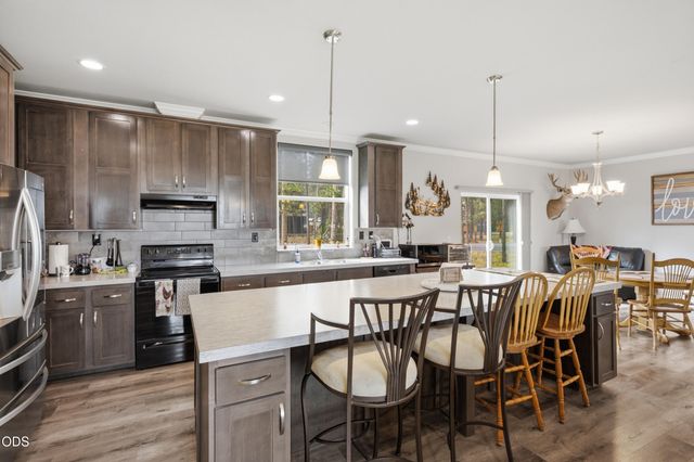 16760 Pine Place, La Pine, OR 97739