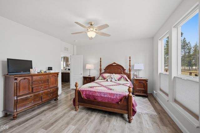 16760 Pine Place, La Pine, OR 97739