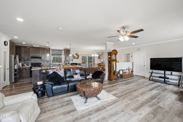 16760 Pine Place, La Pine, OR 97739