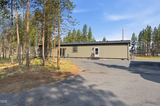 16760 Pine Place, La Pine, OR 97739