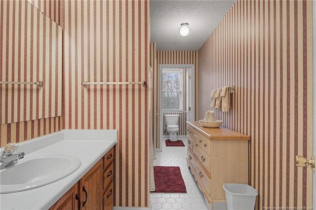 8406 Umstead Road, Fayetteville, NC 28304