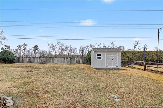 8406 Umstead Road, Fayetteville, NC 28304