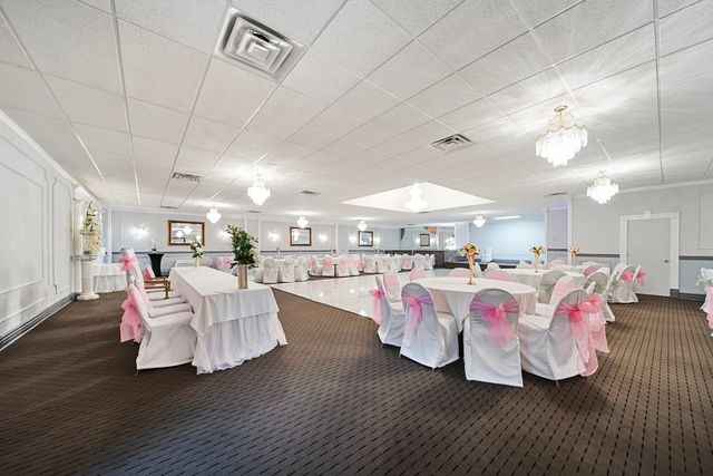 6155 W FULLERTON Avenue, Chicago, IL 60639