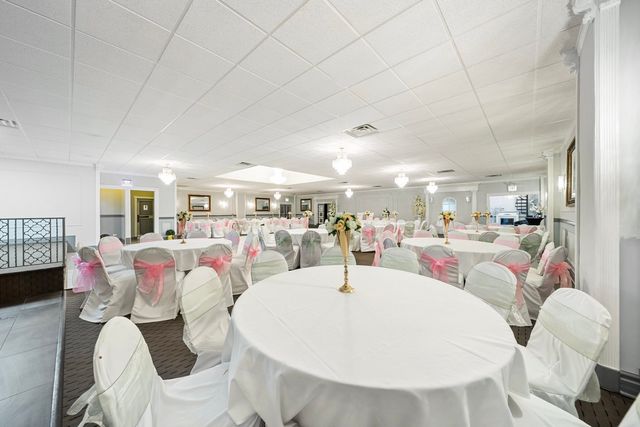 6155 W FULLERTON Avenue, Chicago, IL 60639