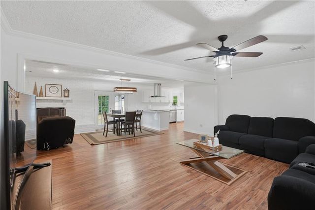 405 W Barbara Lane, Carrollton, GA 30117