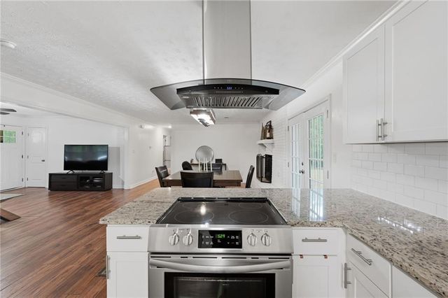 405 W Barbara Lane, Carrollton, GA 30117